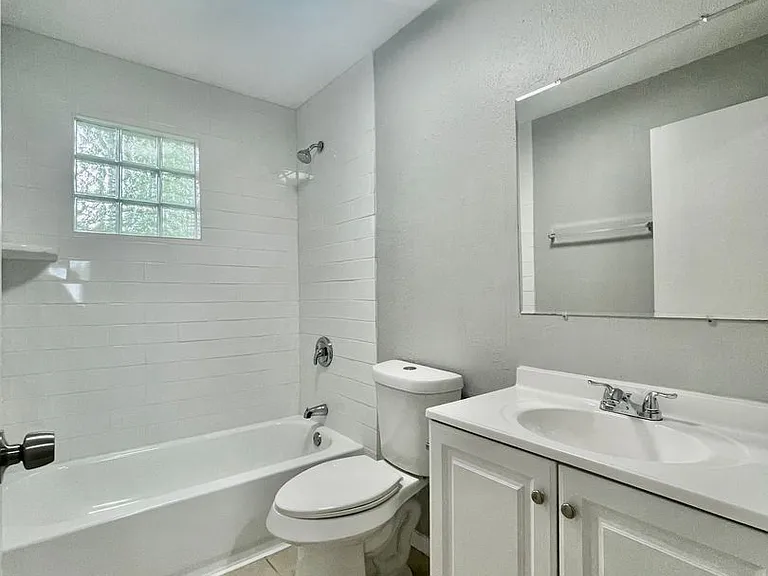 Sundance Apartments — Photo 35