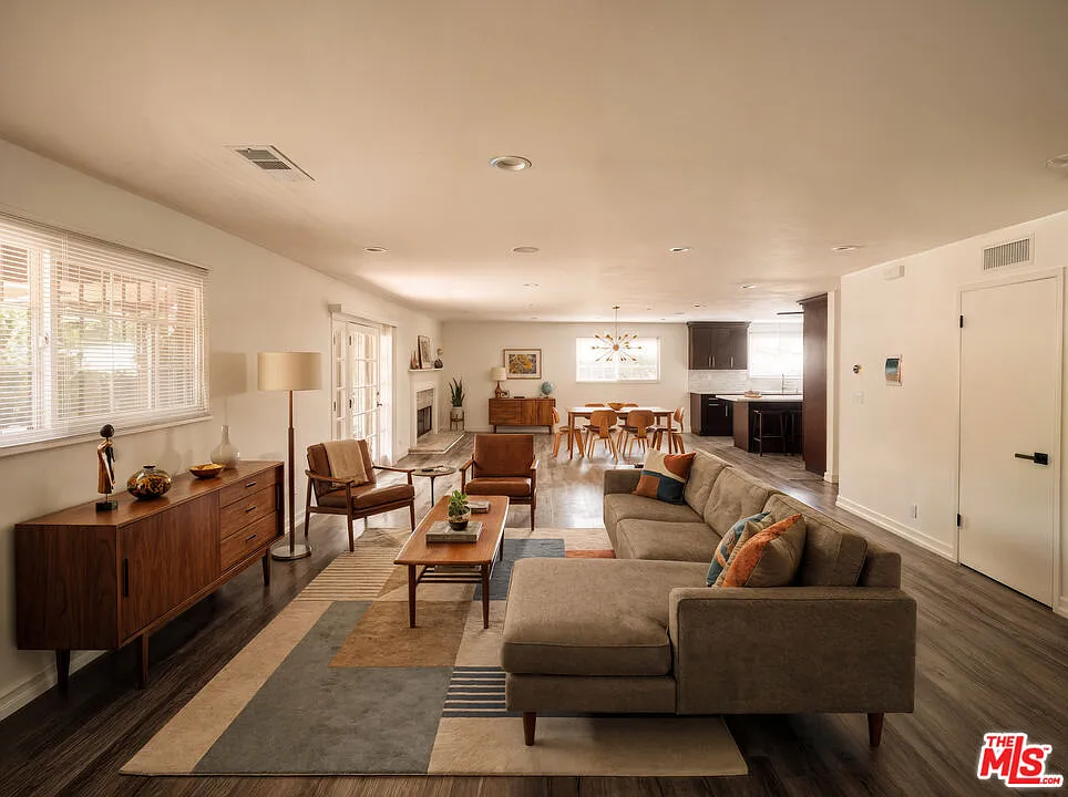 3 bed, 2.0 bath, 1570 sqft, $4,600 — Photo 4