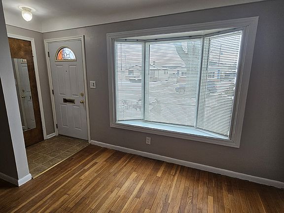 3rd image of 22431 Lake Dr