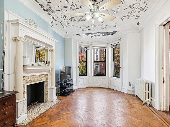 5th image of 454 51st St