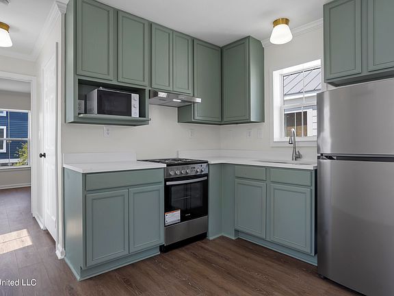 4th image of 215 E Second St Unit 38B