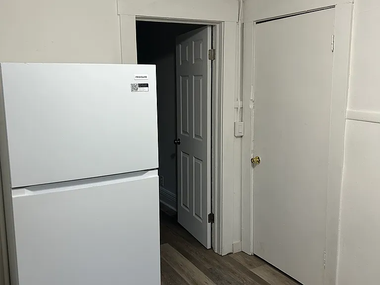323 W Calthrop Ave #2 — Photo 14