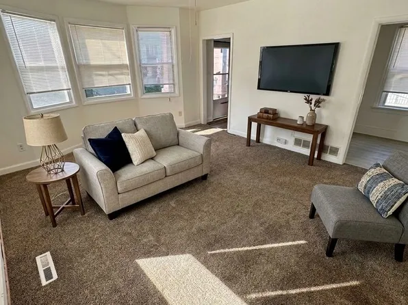 1818 N Pulaski St #1, Milwaukee, WI 53202
