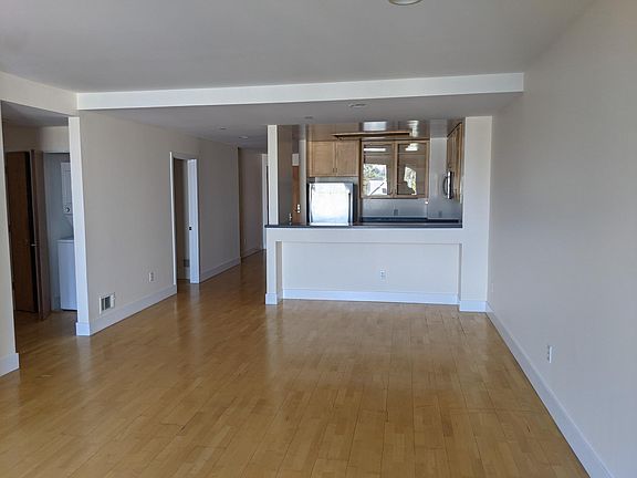 4th image of 2333 Mission St APT 6