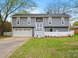208 McGregor Rd, Gastonia, NC 28056