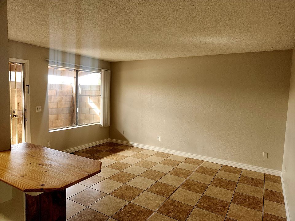 1st image of 2630 W Orangewood Ave #6