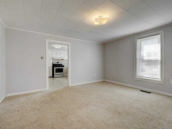 5th image of 2144 E Cherry St
