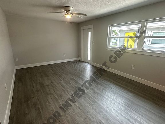 3rd image of 1613 Illinois St Unit 2