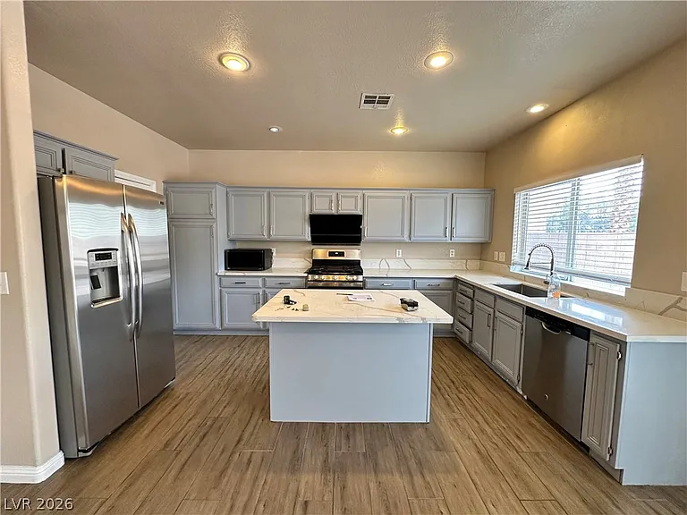 2024 Shining Feather Ln — Photo 14