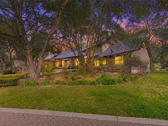 3rd image of 45455 Lorenz Ln