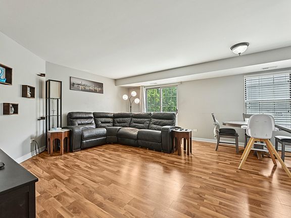3rd image of 1757 Eastwood Ct APT 8
