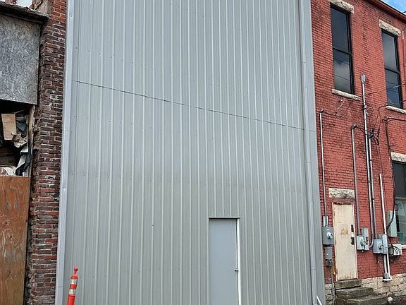 2nd image of 218 W Commercial St