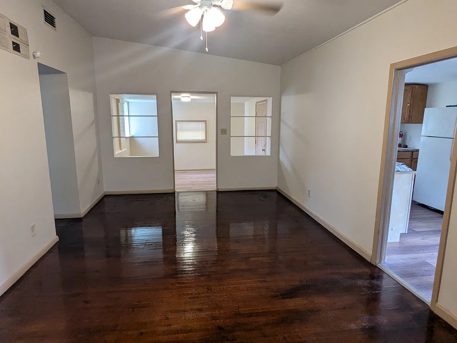 4 bed, 2.0 bath, 1378 sqft, $2,000 — Photo 3