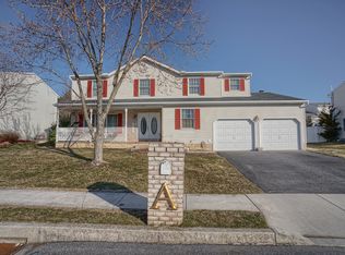 913 Maplewood Ln, Enola, PA 17025
