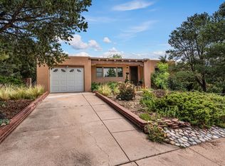 215 Sombrio Dr, Santa Fe, NM 87501