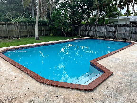 5th image of 18110 SW 89th Ave