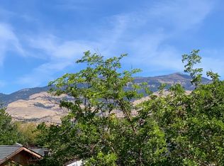 1301 Iowa St APT 17, Ashland, OR 97520