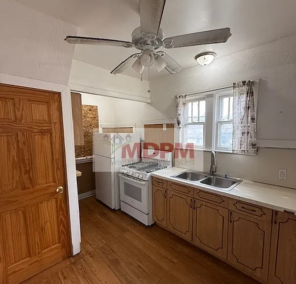 12024 Cherrylawn St — Photo 4