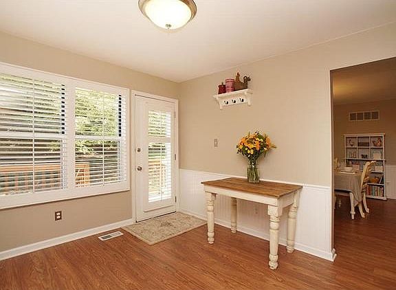 5th image of 515 Woodhill Estates Dr