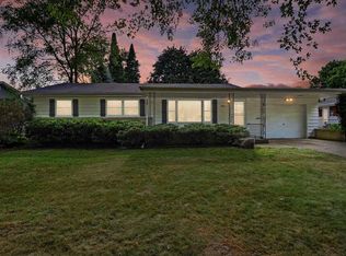 1815 N Lexington Dr, Janesville, WI 53545