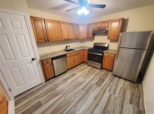 410 Jericho Tpke APT 2B, New Hyde Park, NY 11040