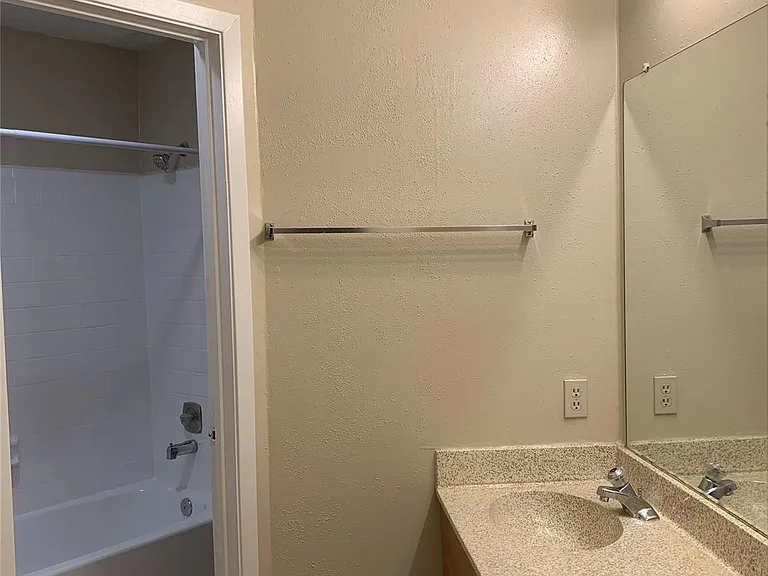 2306 Doverglen Dr — Photo 5