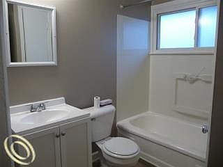 5th image of 26015 Nagel St