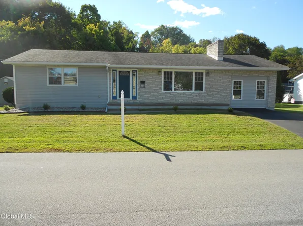121 N 7th Avenue, Mechanicville, NY 12118