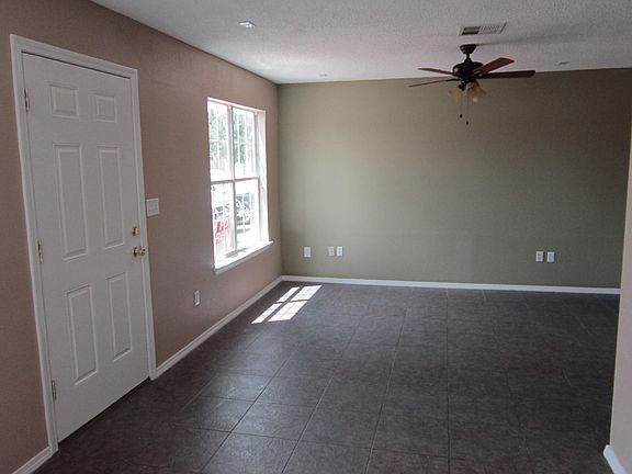 5th image of 944 Madtone Dr
