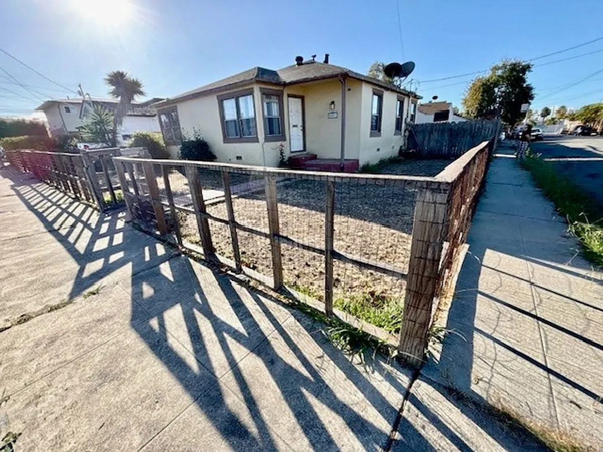 Building Photo - 4000 Nevin Ave