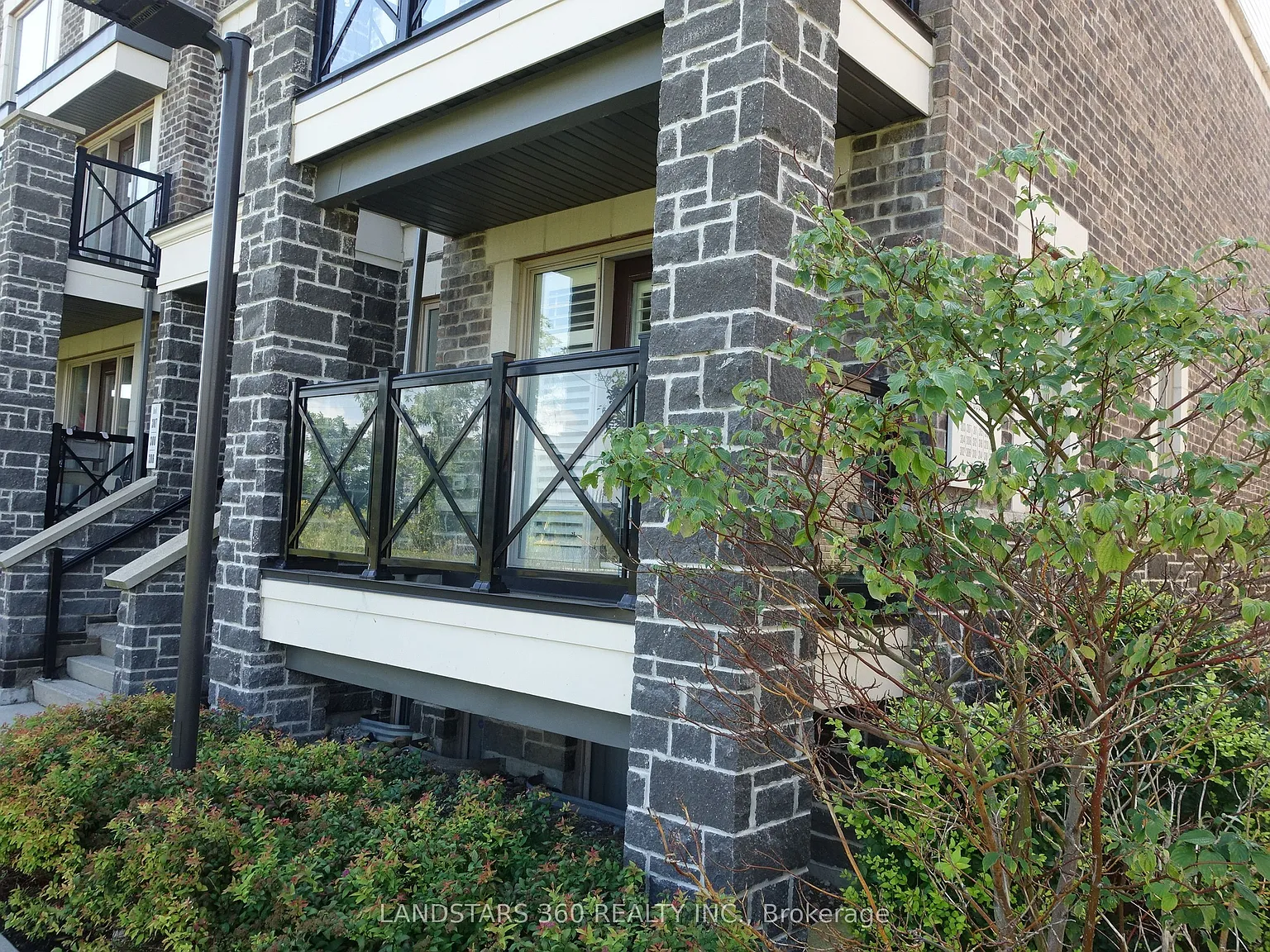 20 Dunsheath Way — Photo 2