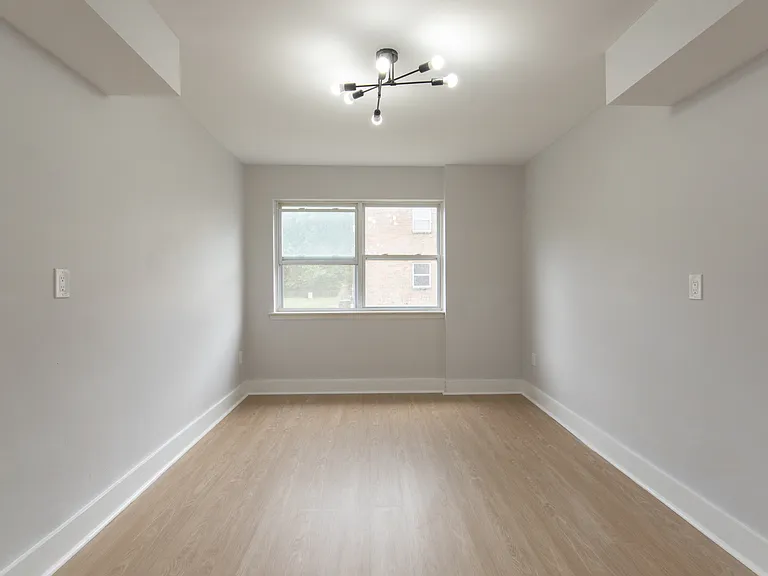 River Edge Apartments — Photo 47