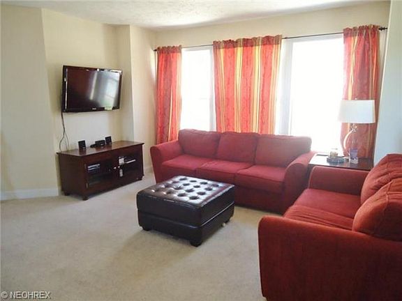 2nd image of 2108 Fairdale Ave #3