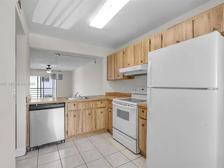 841 NE 207th Ln #3201 — Photo 4