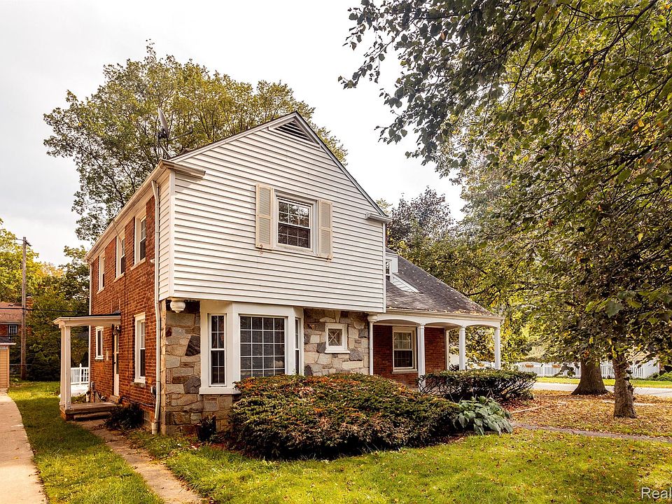 1st image of 14504 Glastonbury Ave
