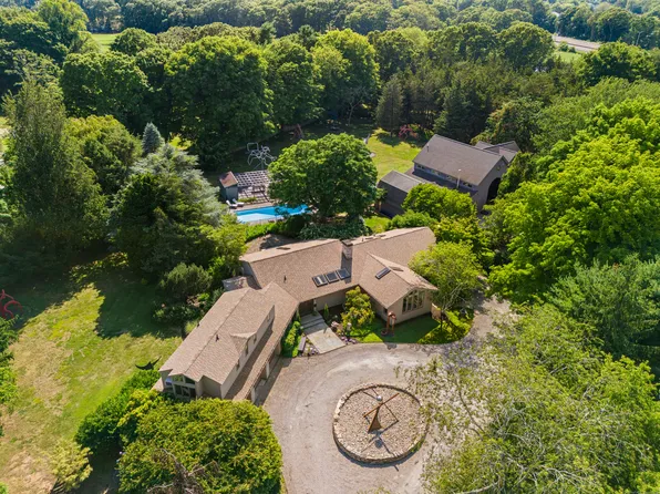 80-1 Lyme Street, Old Lyme, CT 06371