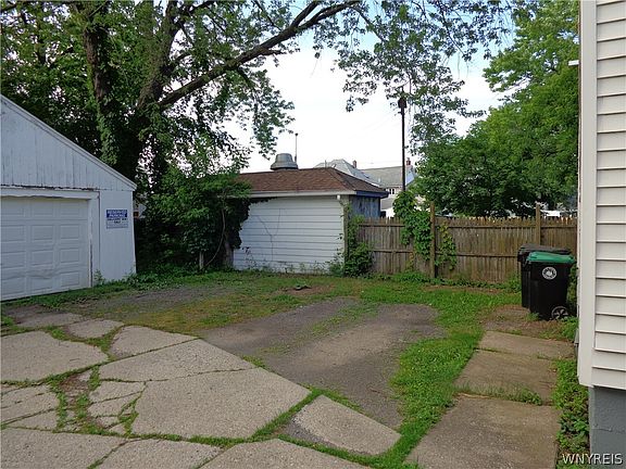 5th image of 356 Adam St