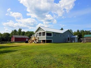 572/574 Temple Rd, Farmington, ME 04938