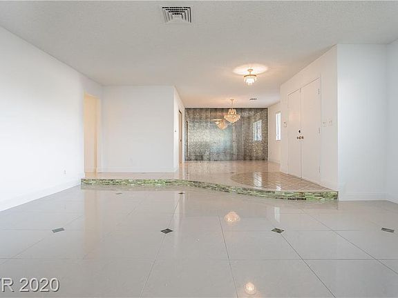 4th image of 4665 Balfour Dr