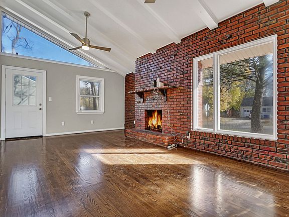 5th image of 388 Girard Ave