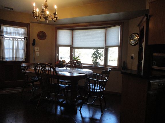 2nd image of 105 Wilson St.