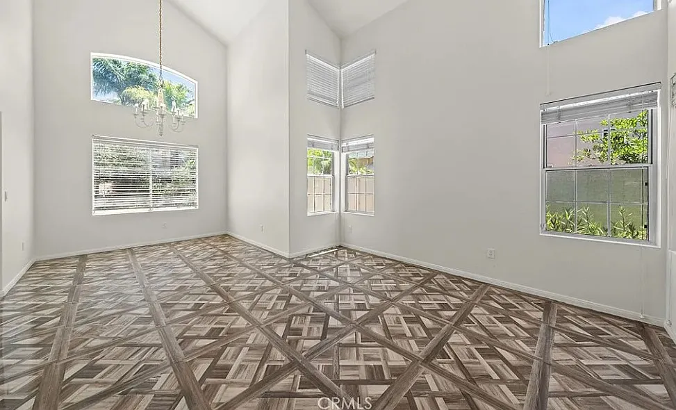 4 bed, 2.5 bath, 1894 sqft, $3,000 — Photo 3