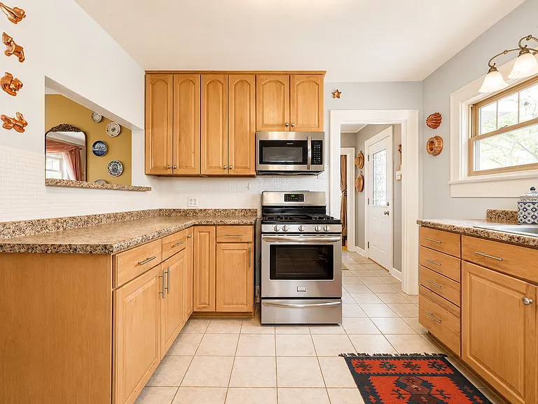 358 S Downey Ave — Photo 6