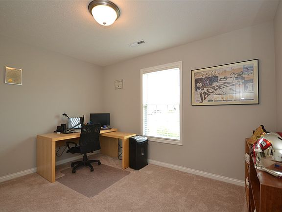 5th image of 5483 Green Ash Dr