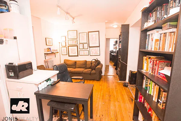 Rented by Jonis Realty | media 10