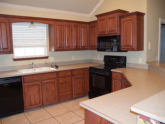 4th image of 8406 El Paso Dr