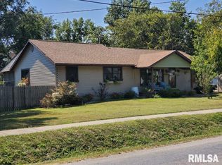 242 E Main St, Radom, IL 62876