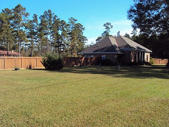 2nd image of 206 Pine Dr