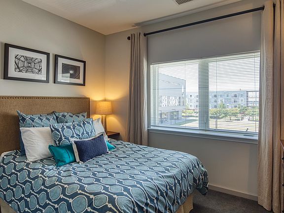 5th image of 3200 West Ave Unit 226
