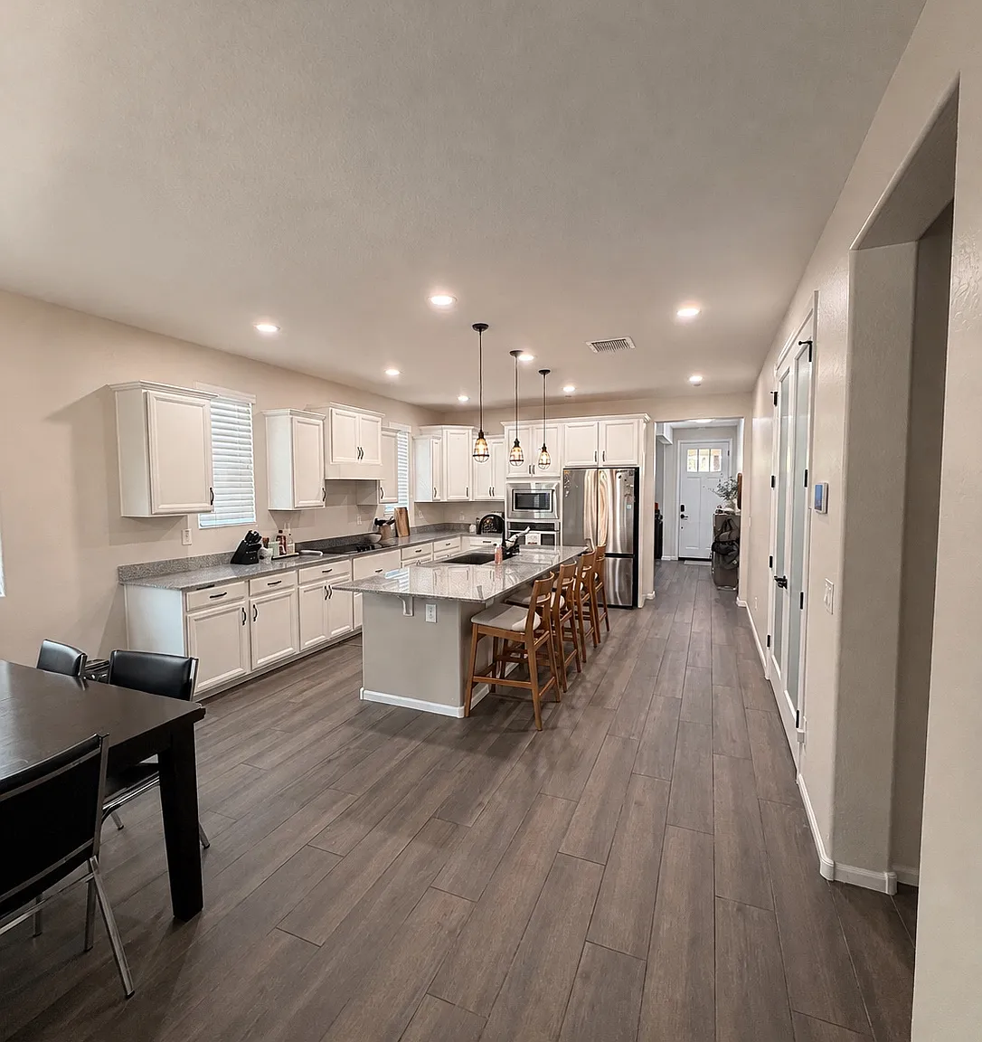 3 bed, 1935 sqft, $2,650 — Photo 3